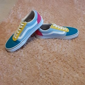 Multicolor Vans